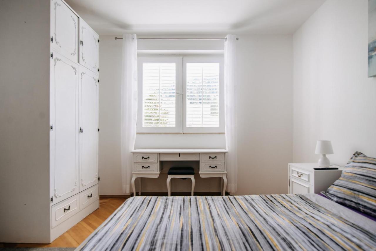 Sunnynest Apartment - 3Br Apt With Free Parking & Wi-Fi, Close To Lapad Bay Beach Dubrovnik Exteriör bild