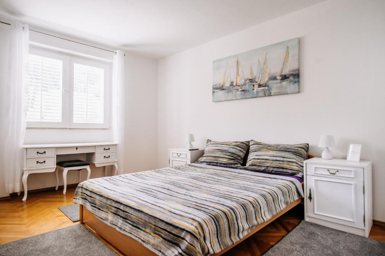 Sunnynest Apartment - 3Br Apt With Free Parking & Wi-Fi, Close To Lapad Bay Beach Dubrovnik Exteriör bild